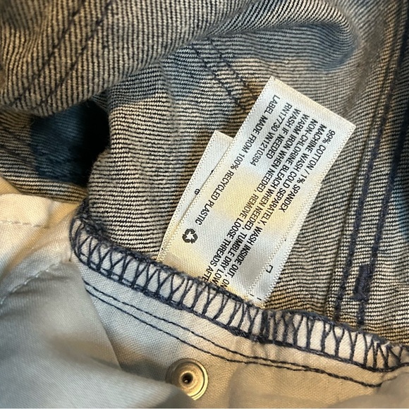 Universal Thread Blue Jean Shorts High-Waisted Frayed Hem Size 4 - Picture 7 of 7